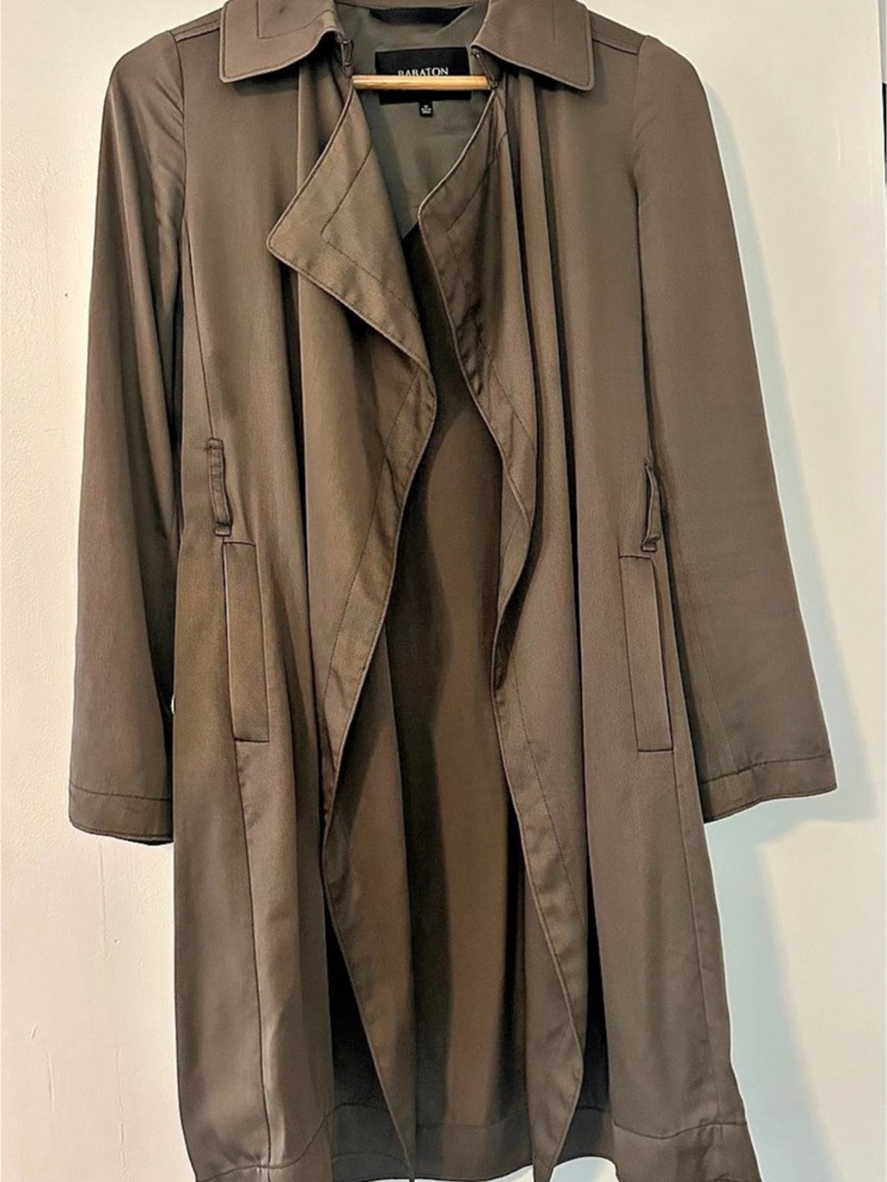 Babaton Flowy Trench Coat in Army Green Size XS